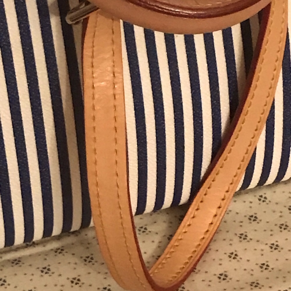 MWOT Dooney and Burke purse - Picture 9 of 15